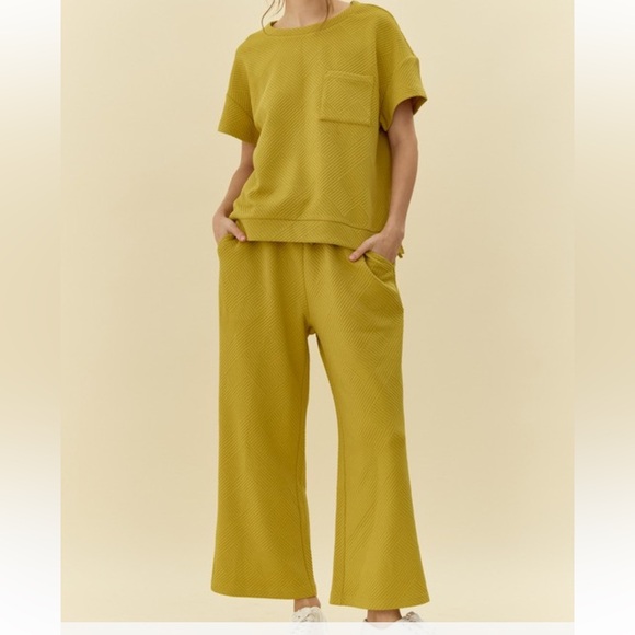 Textured Top - Picture 2 of 4